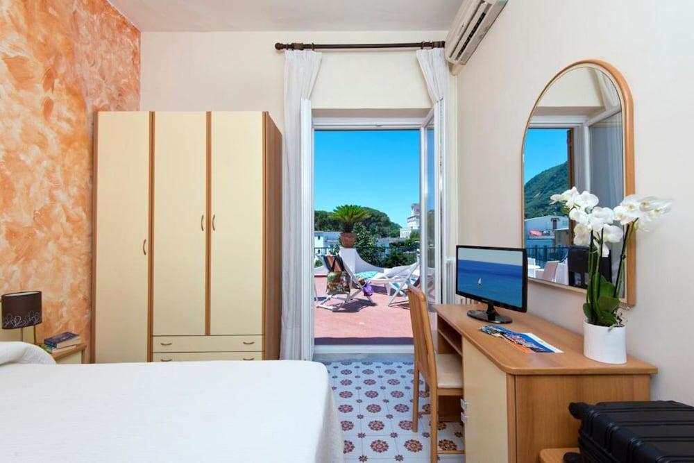 Hotel Casa Di Meglio Ischia Exterior photo